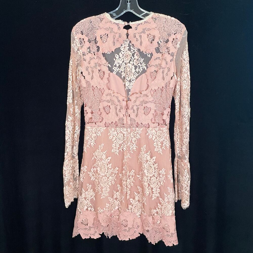 Saylor x Revolve Leondra Dress Lace Peachy Pink Long Sleeve Mini Sheer Scallop M - Picture 7 of 7